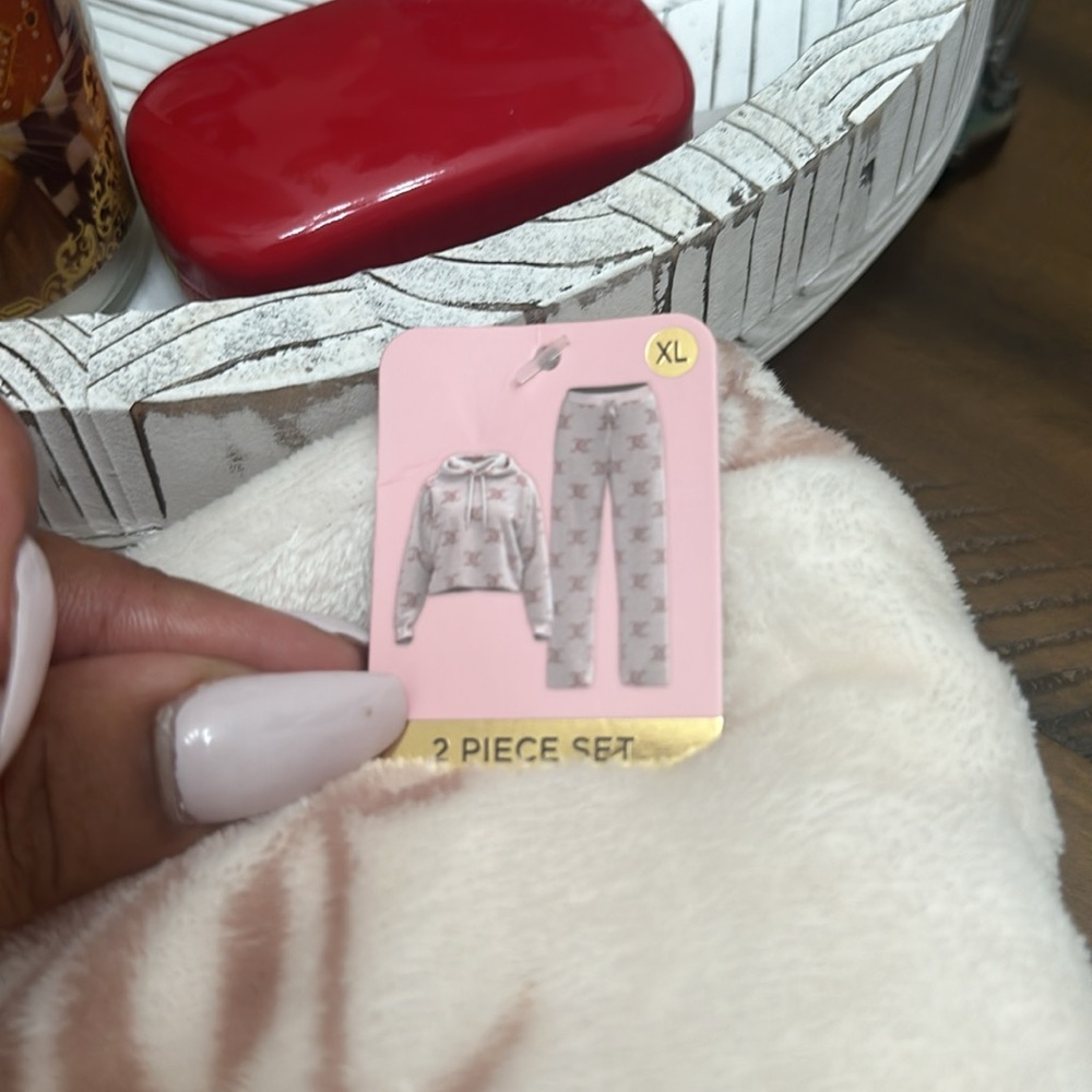 Soft Juicy couture hooded two piece ! ✨✨✨✨ - Picture 2 of 3